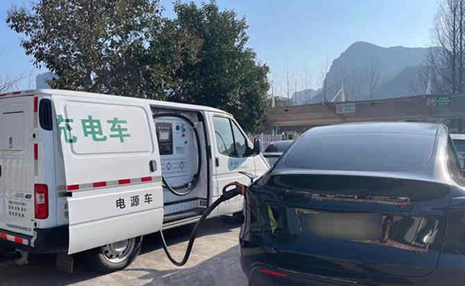 伊犁哈萨克自治州汽车搭电